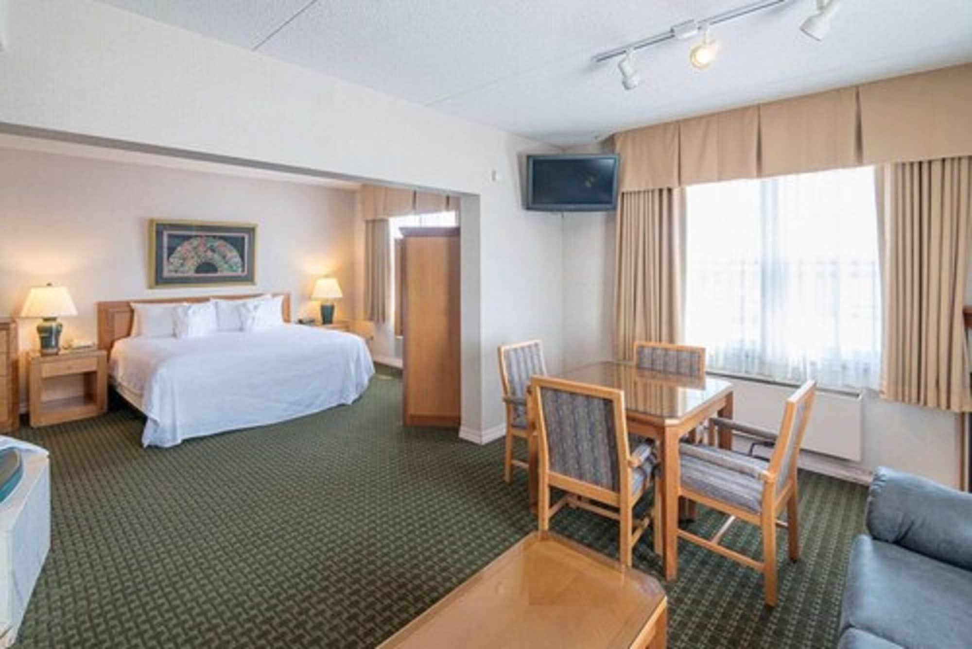 Ramada By Wyndham Thunder Bay Airlane Hotel Εξωτερικό φωτογραφία