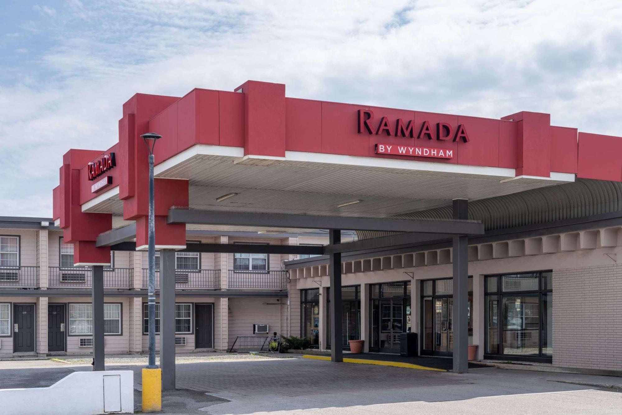 Ramada By Wyndham Thunder Bay Airlane Hotel Εξωτερικό φωτογραφία