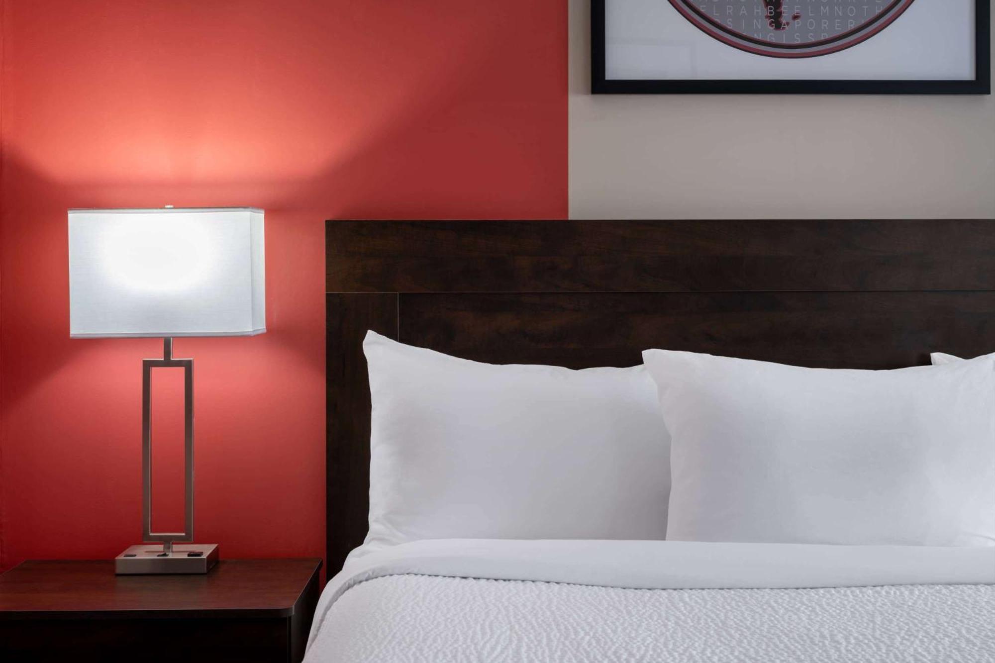 Ramada By Wyndham Thunder Bay Airlane Hotel Εξωτερικό φωτογραφία
