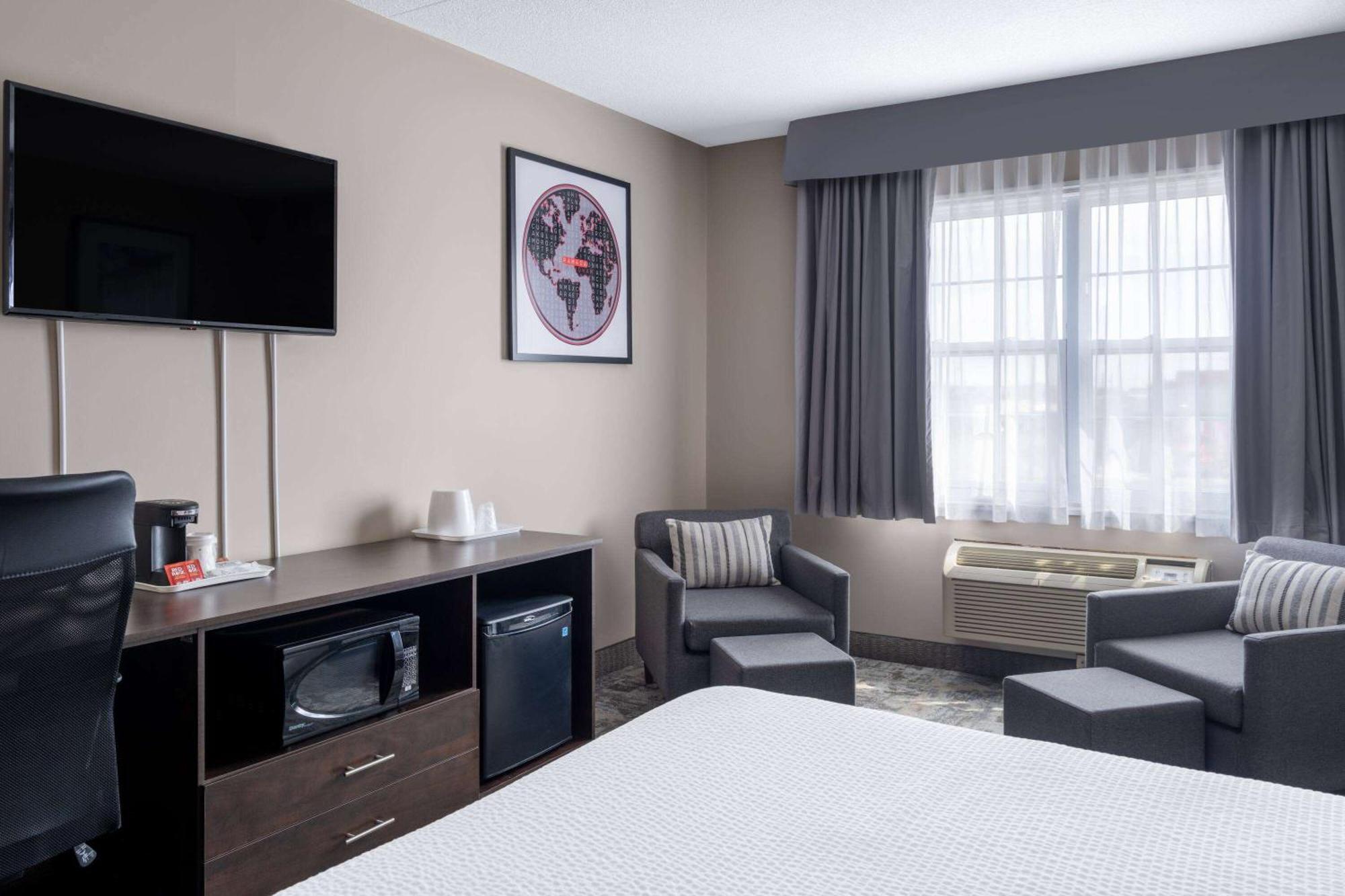 Ramada By Wyndham Thunder Bay Airlane Hotel Εξωτερικό φωτογραφία