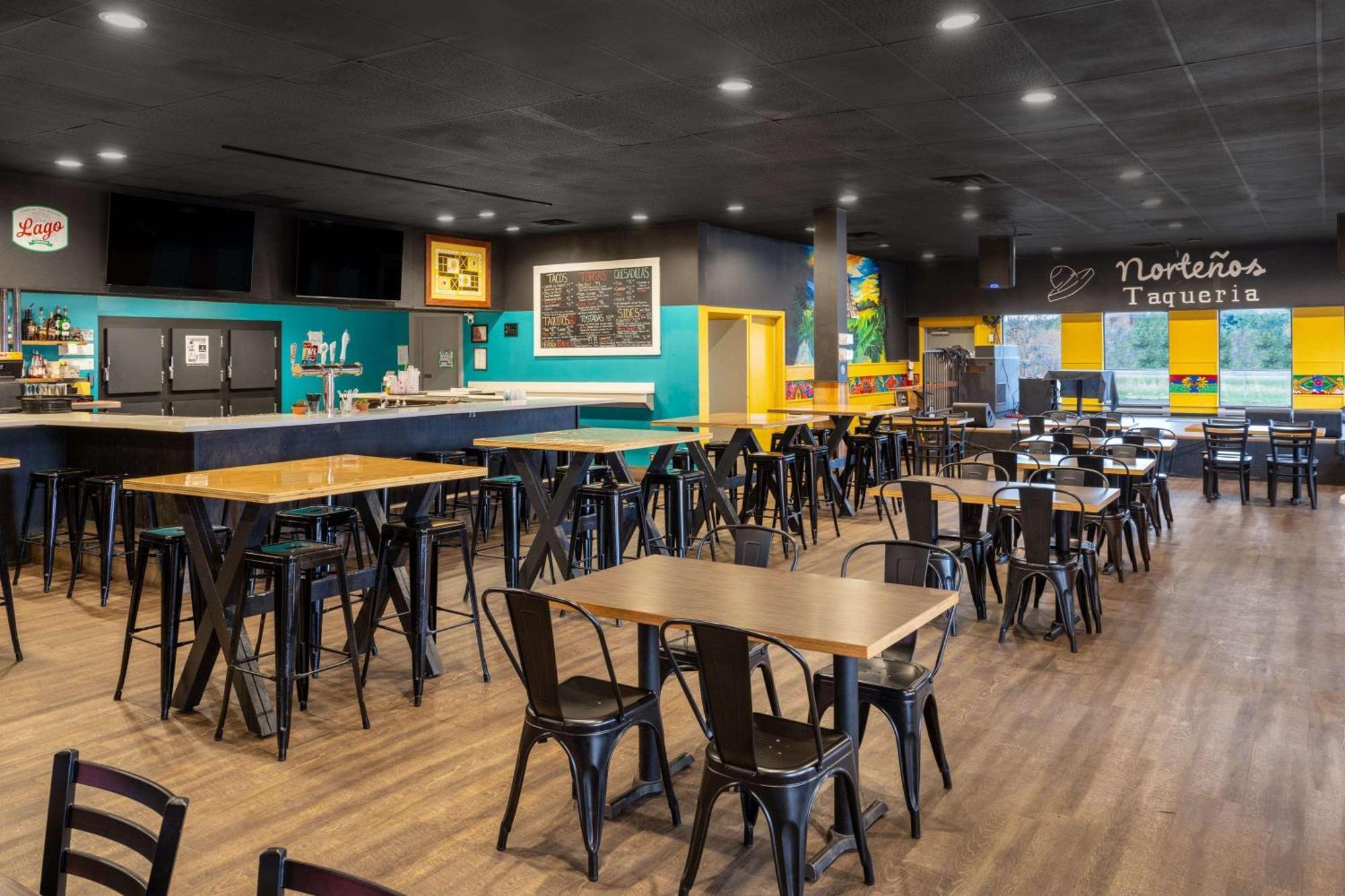 Ramada By Wyndham Thunder Bay Airlane Hotel Εξωτερικό φωτογραφία