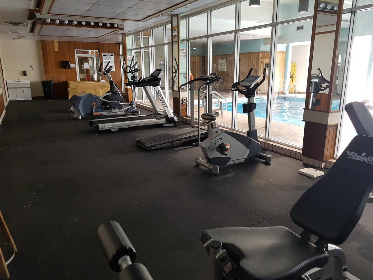 Ramada By Wyndham Thunder Bay Airlane Hotel Εξωτερικό φωτογραφία