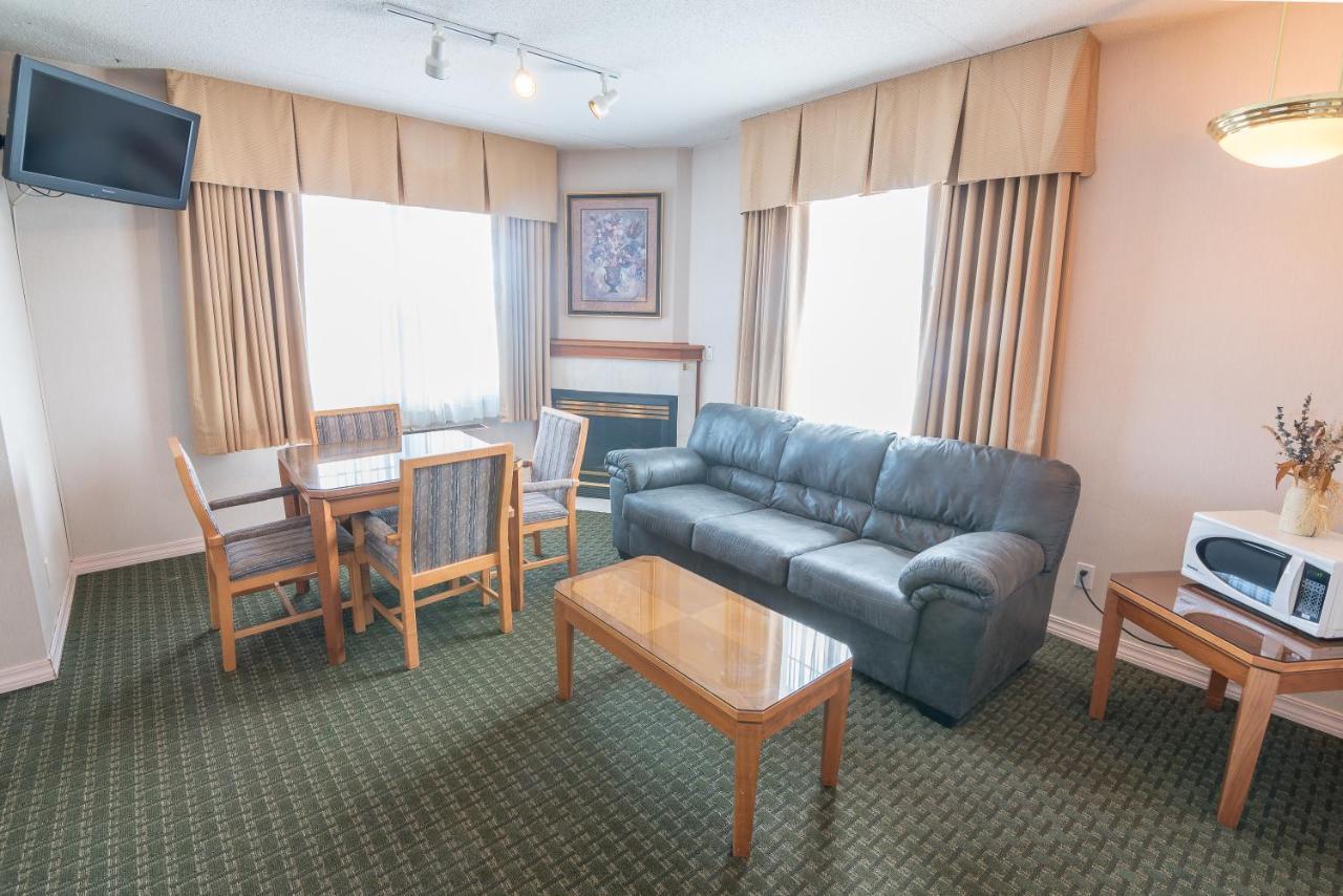 Ramada By Wyndham Thunder Bay Airlane Hotel Εξωτερικό φωτογραφία